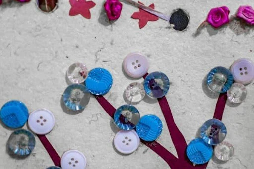 Buttons in craftwork